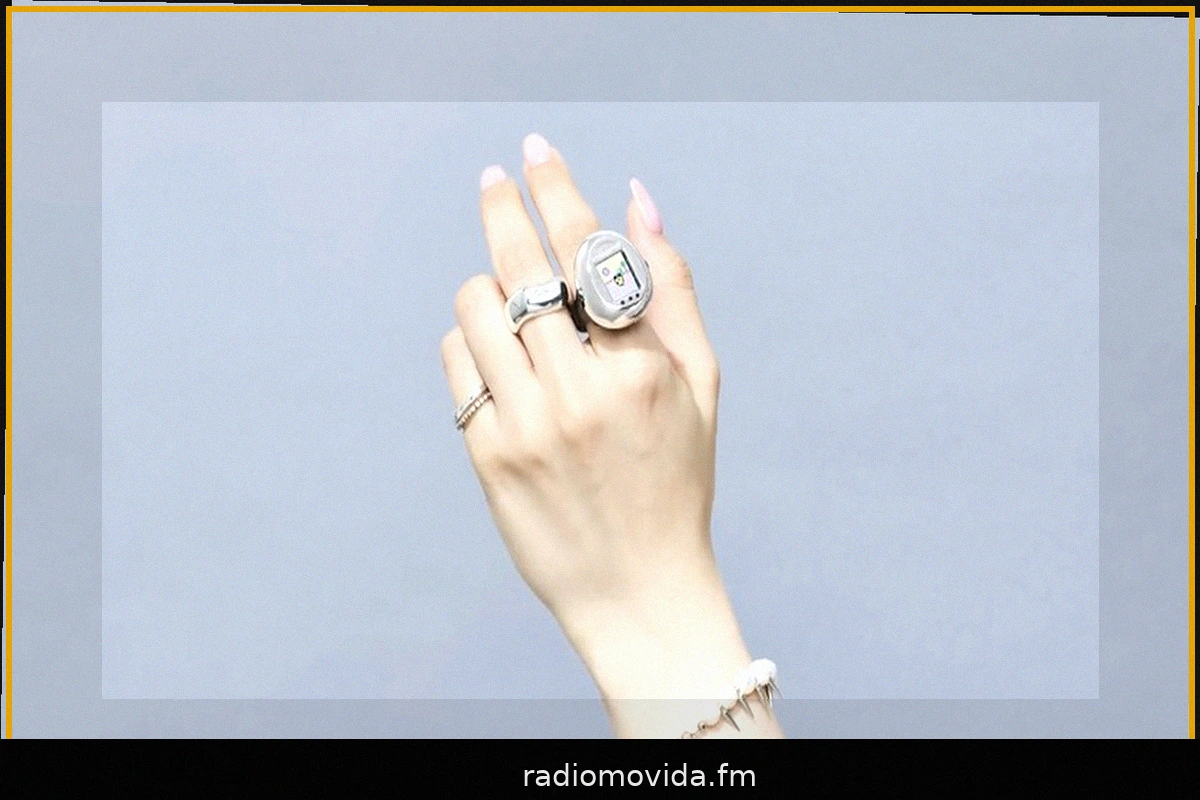 Tamagotchi Ring: Un Giocattolo Tascabile e Giocabile
