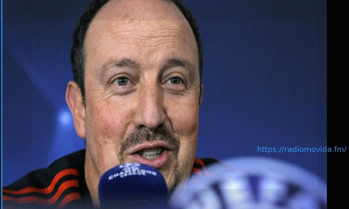 Rafa Benitez si candida per la panchina della Nazionale italiana